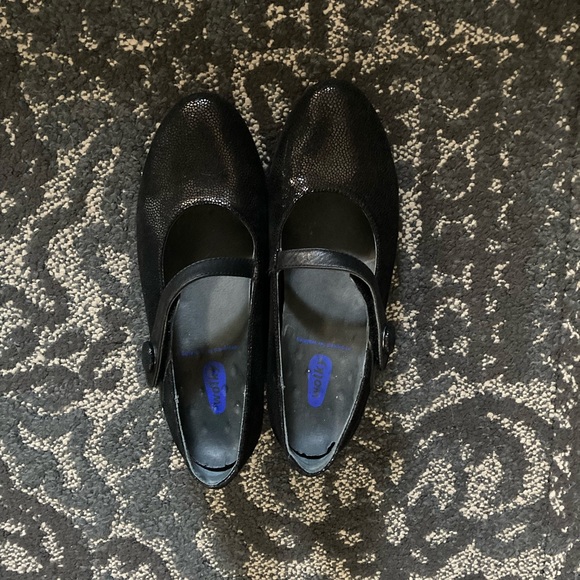 Wolky Daphne Mary Jane Shoe - Picture 2 of 5